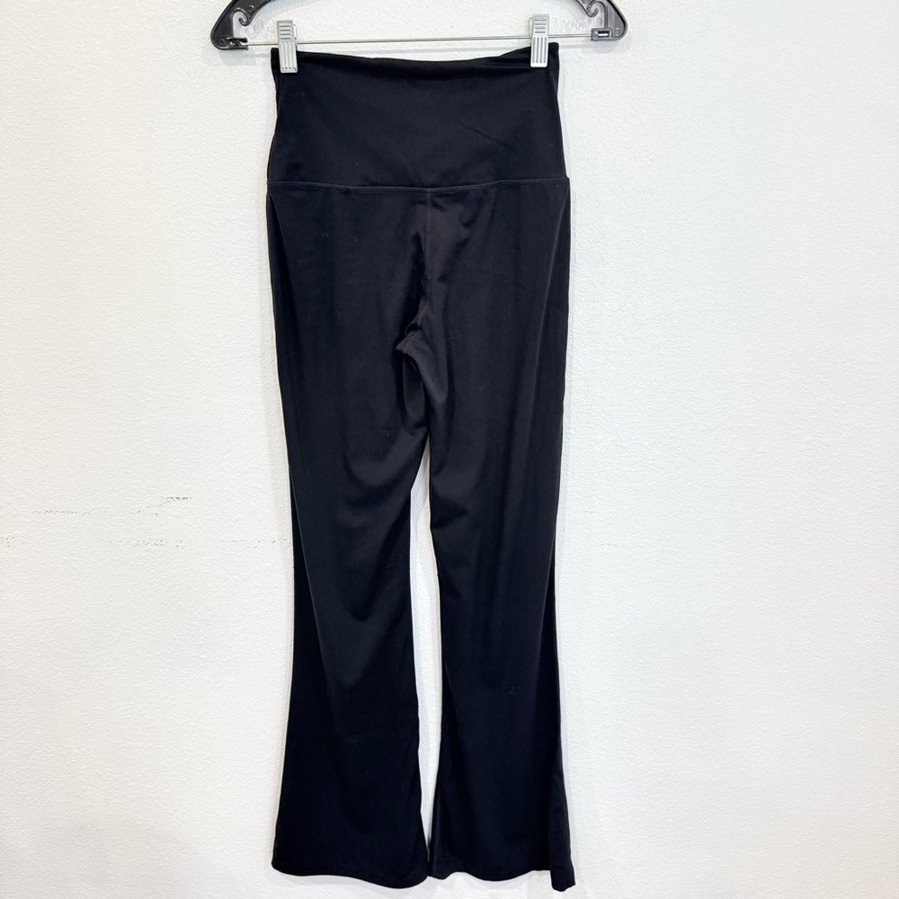 Quince Ultra-Form Crossover Flare Leggings Women’s Size Small - Picture 2 of 3